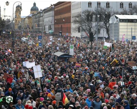 Perchè tanti tedeschi in piazza contro i fascisti dell&#039;Afd