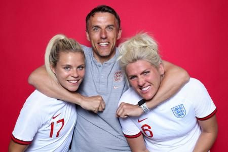 phil_neville_-Catherine-Ivill_cover-9487cf87 Mixarti