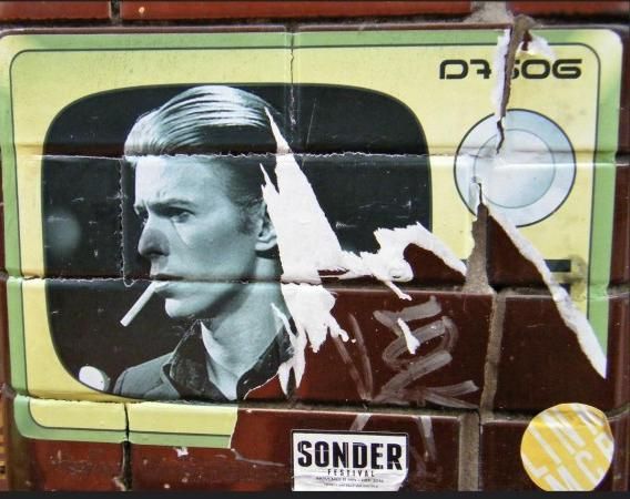 Bowie22-eacd118a A Est a Ovest del Muro